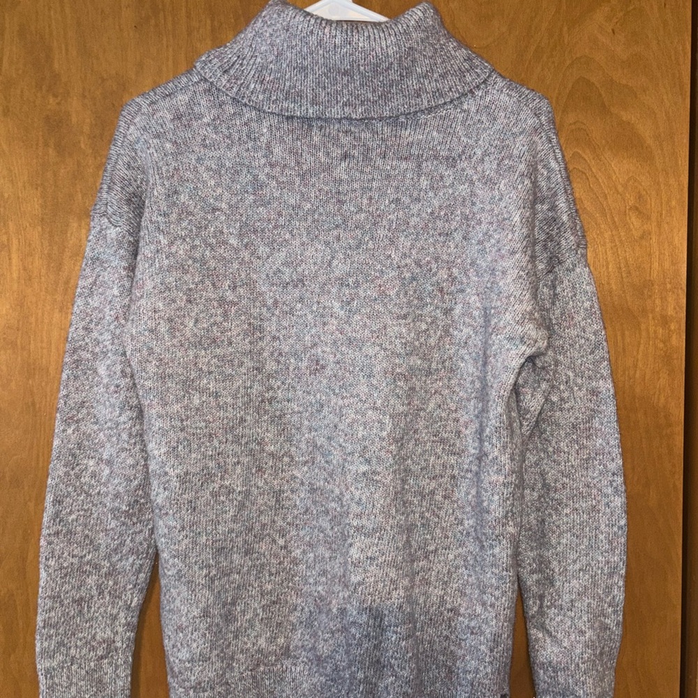 Retrology Turtleneck Sweater woman’s large. Very soft!
